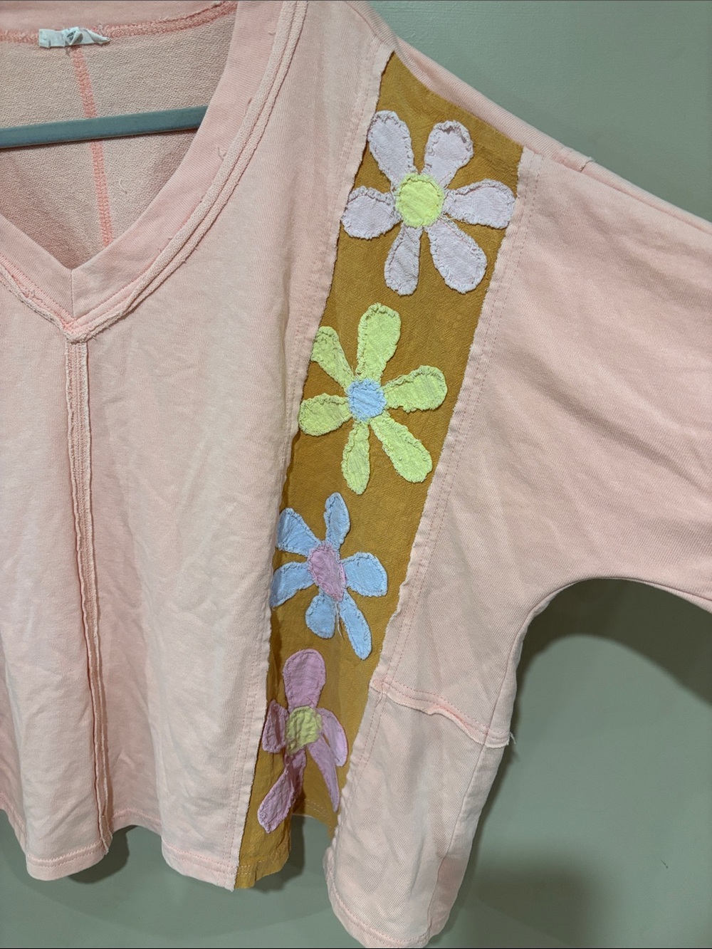 Easel patchwork daisy oversized tee - Picture 3 of 4